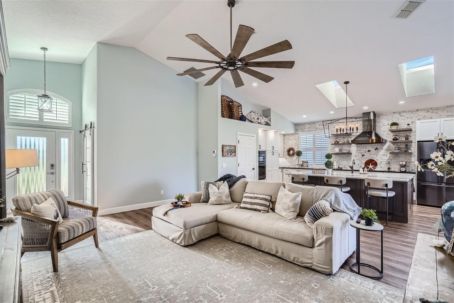 Image 19 of 41 For 11367 Perico Isle Circle