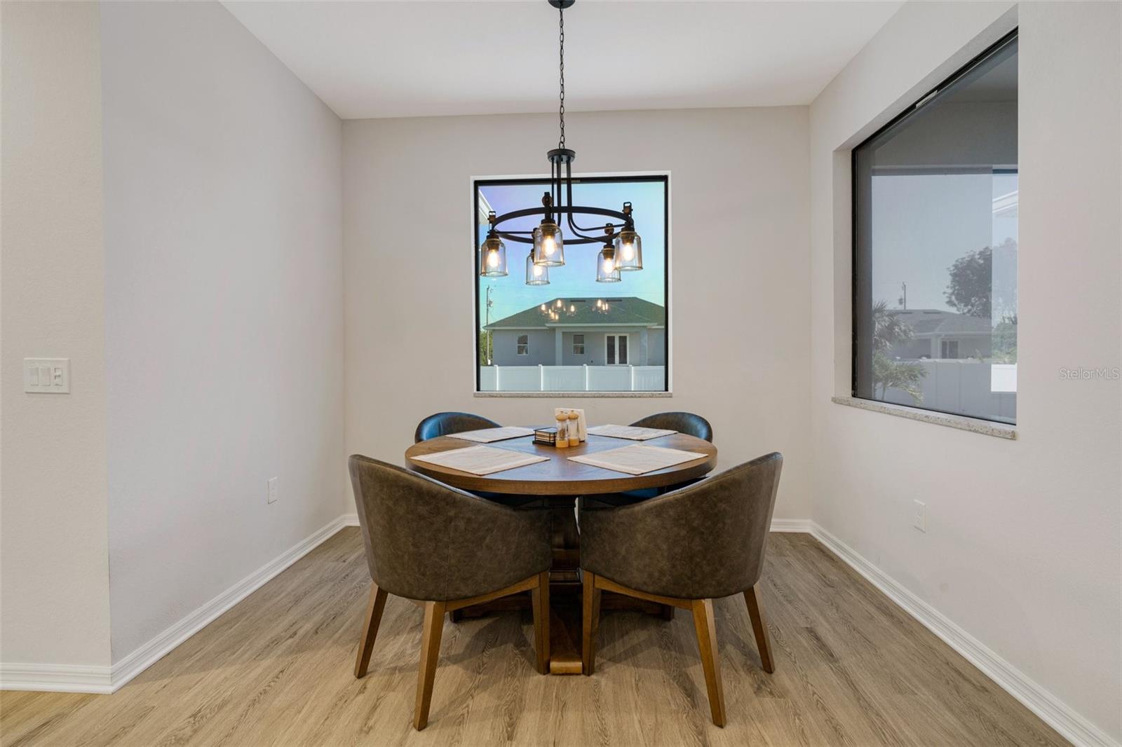 Image 15 of 50 For 3208 37th Street Sw