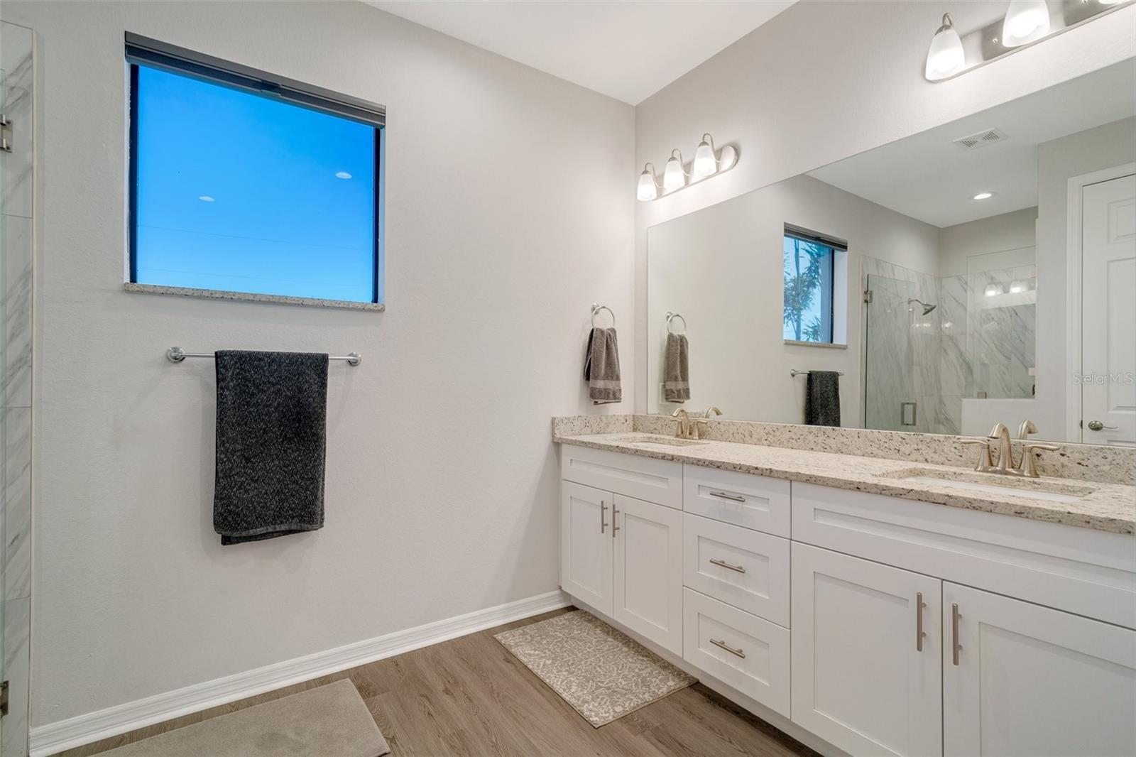 Image 20 of 50 For 3208 37th Street Sw