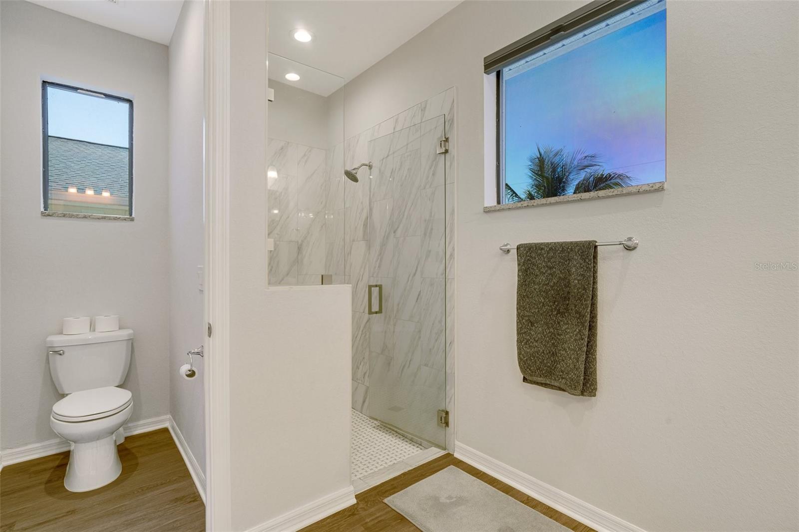 Image 21 of 50 For 3208 37th Street Sw
