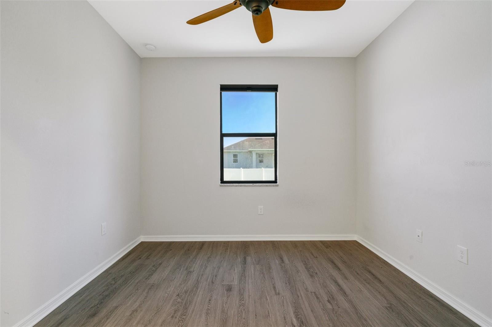 Image 27 of 50 For 3208 37th Street Sw