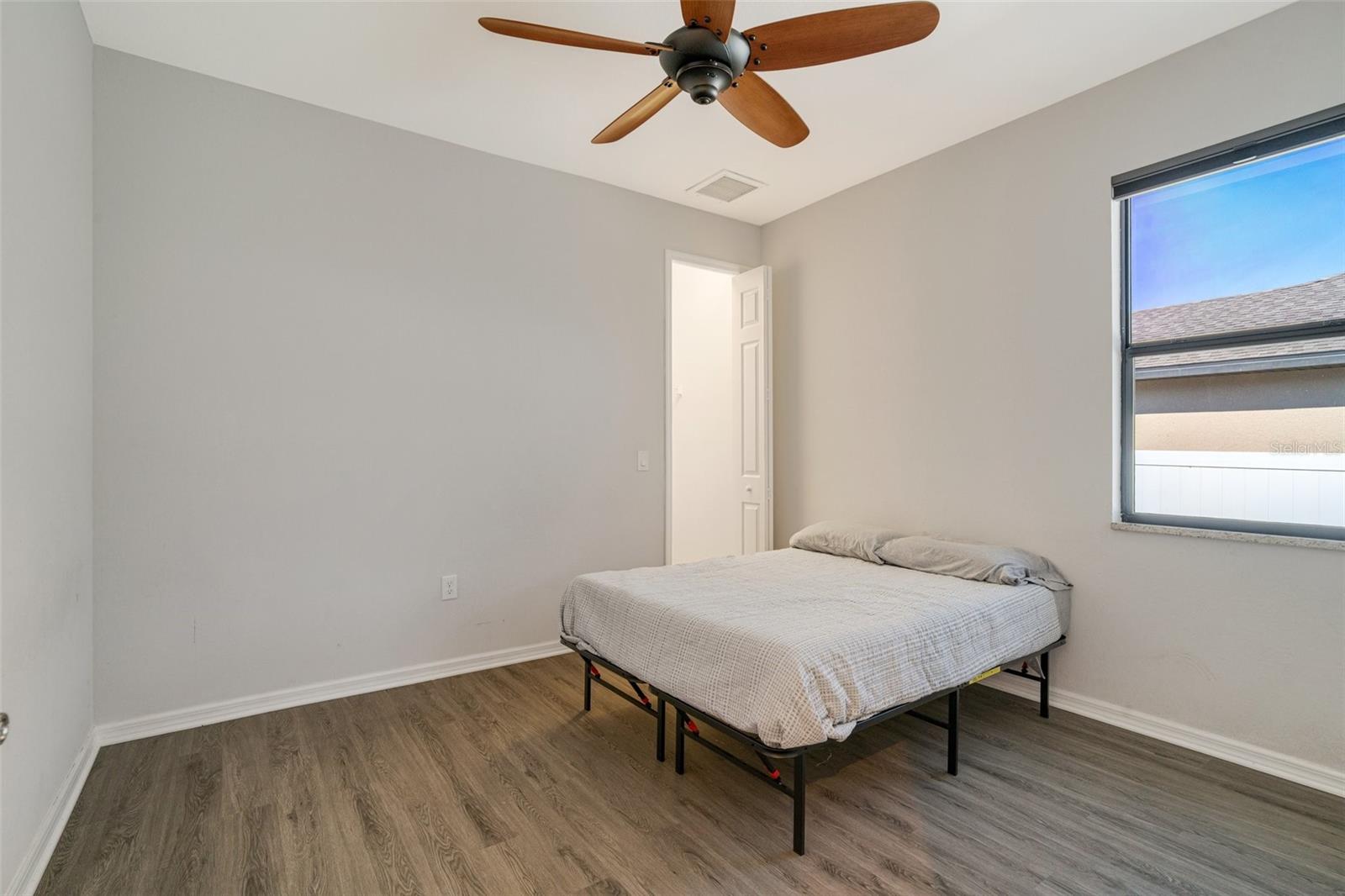 Image 31 of 50 For 3208 37th Street Sw