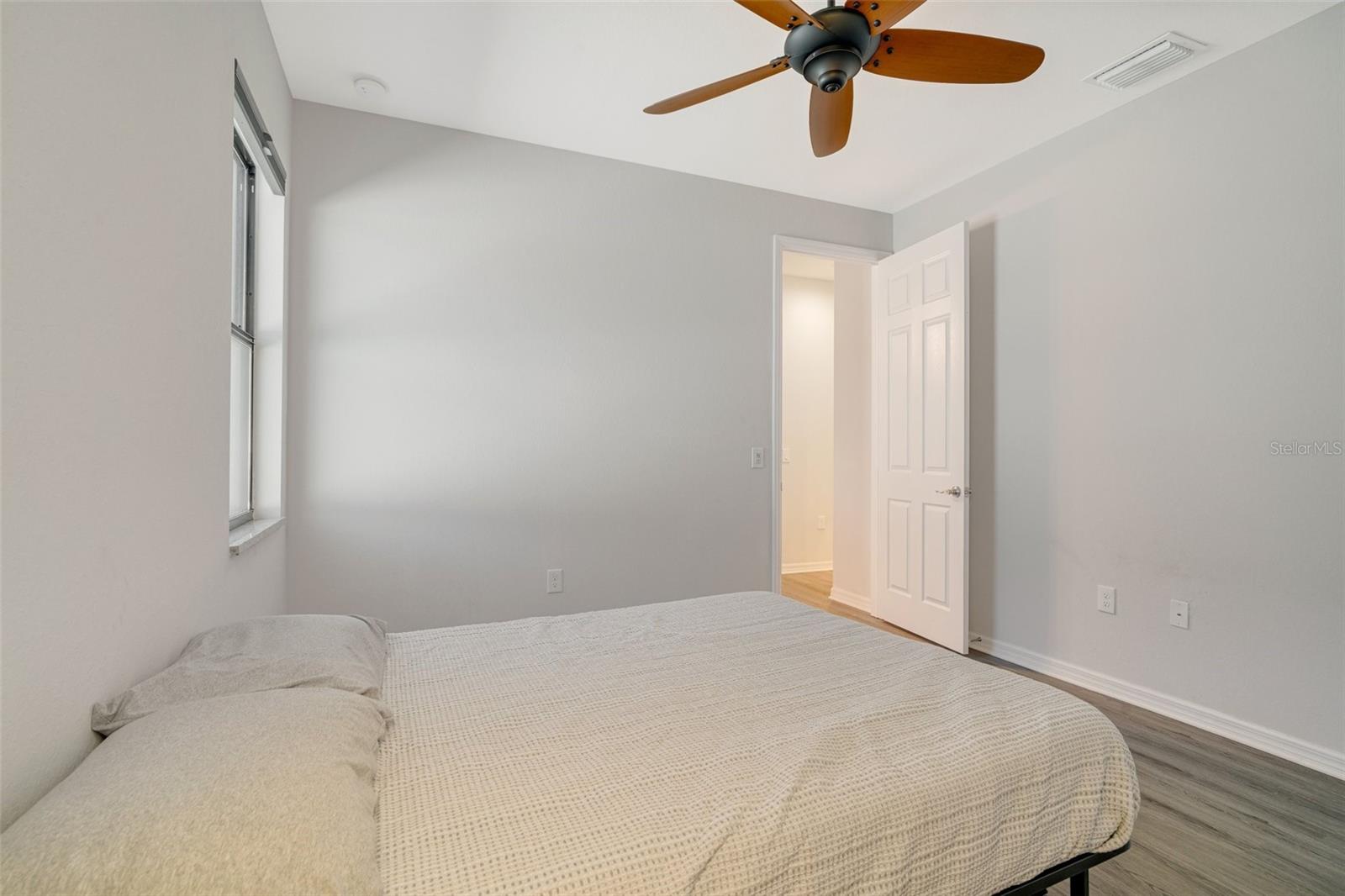 Image 32 of 50 For 3208 37th Street Sw
