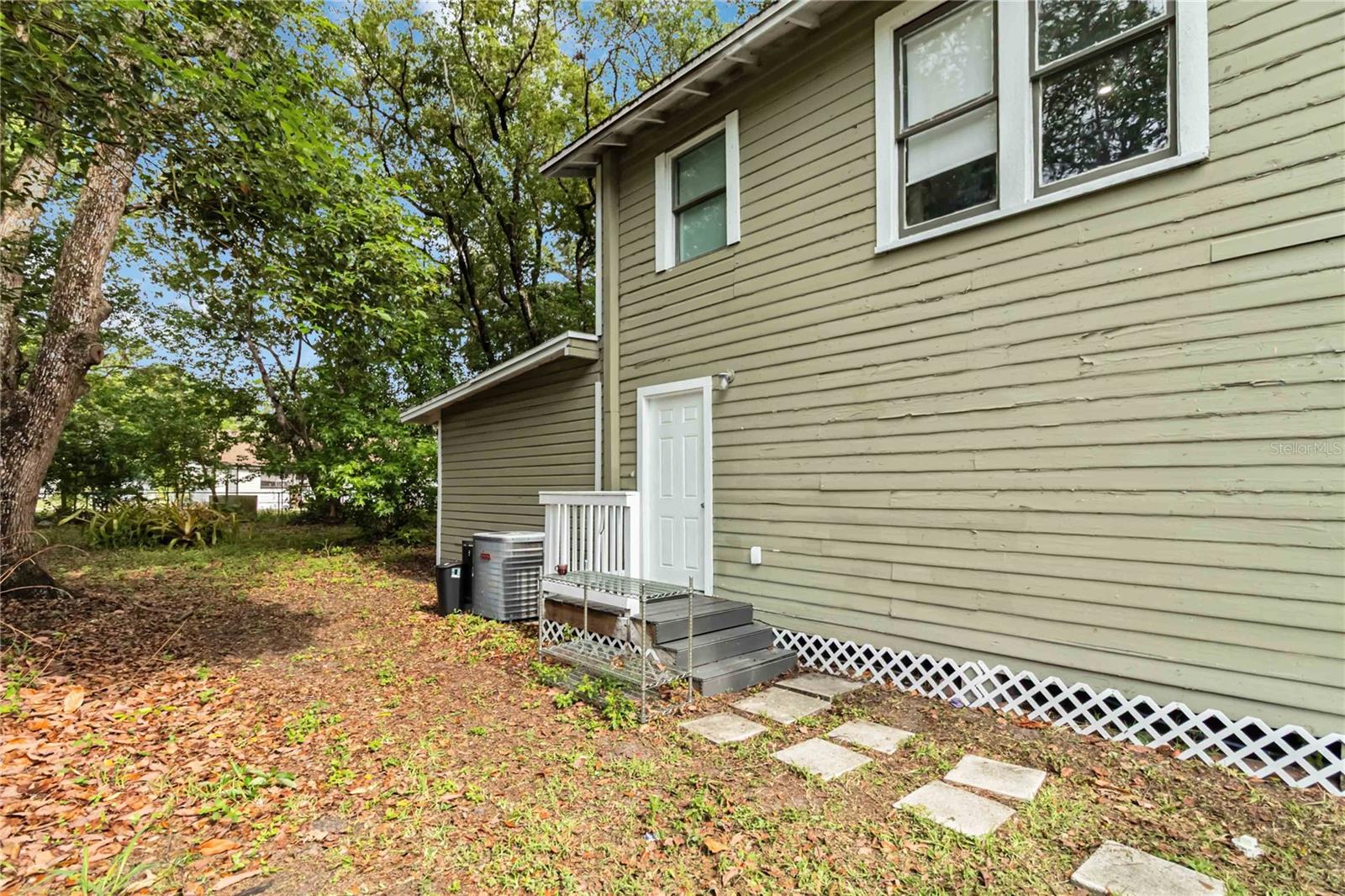 Image 11 of 13 For 2508 Yale Avenue