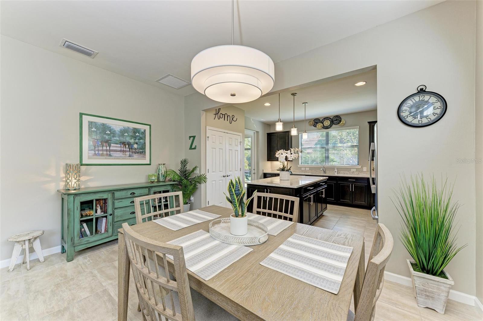 Image 15 of 47 For 6739 Haverhill Court