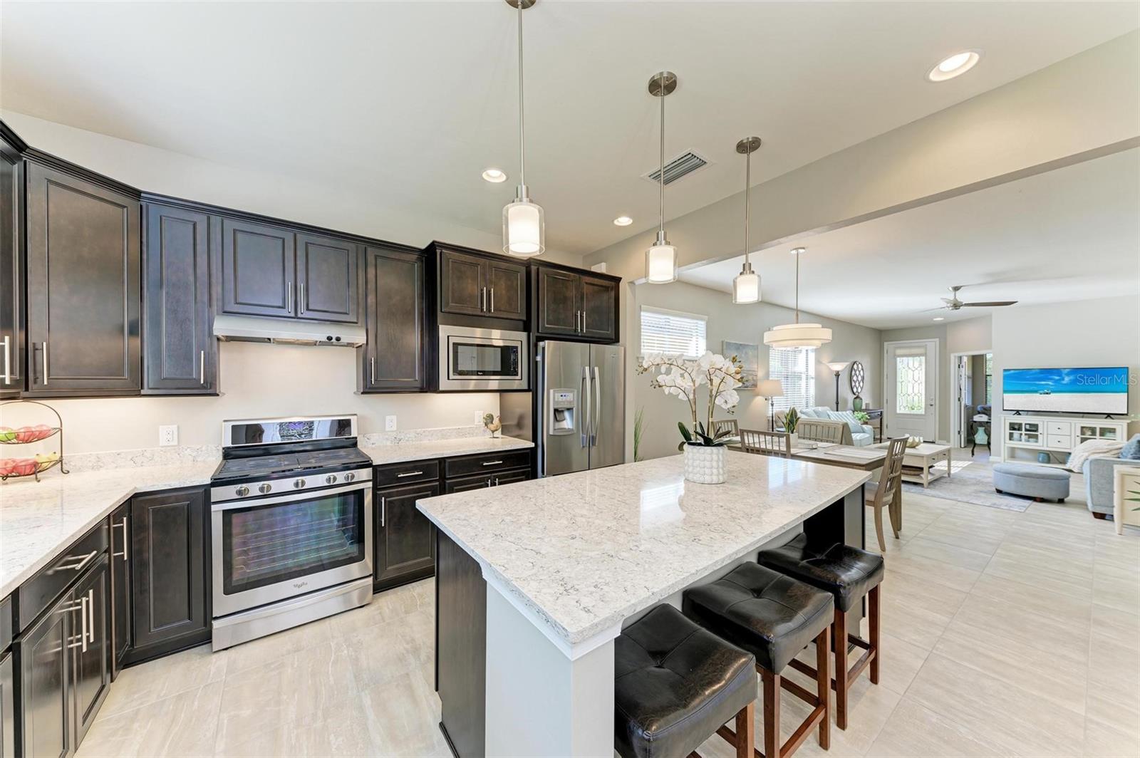 Image 22 of 47 For 6739 Haverhill Court