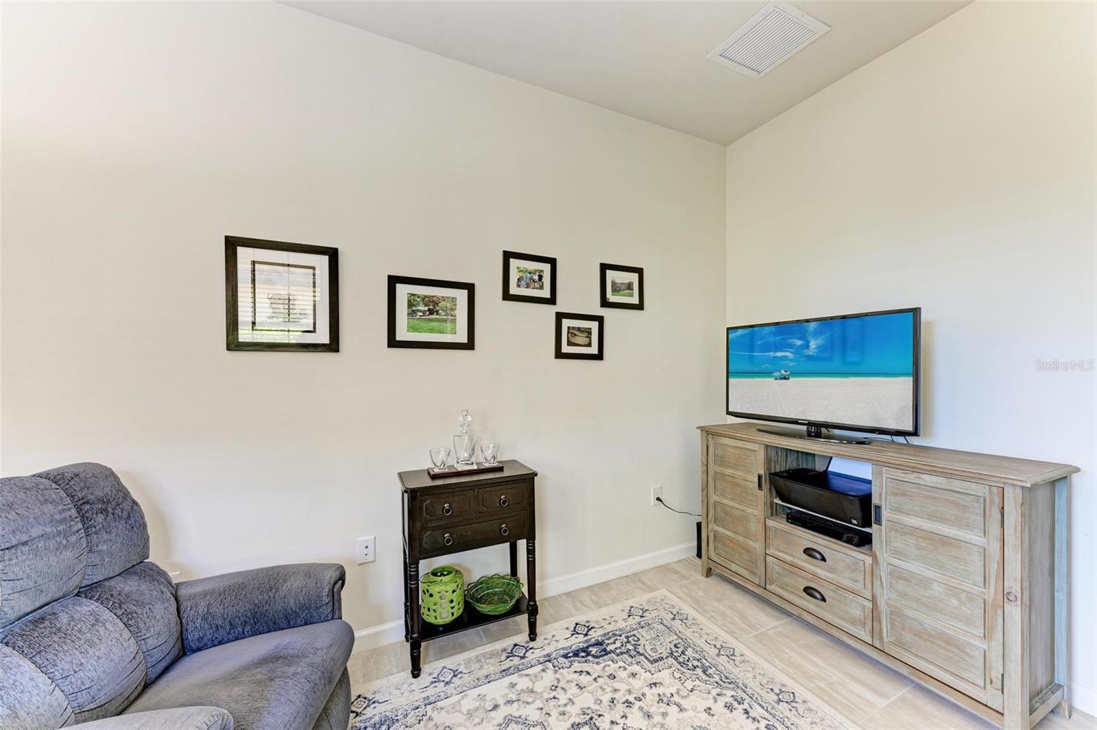 Image 9 of 47 For 6739 Haverhill Court