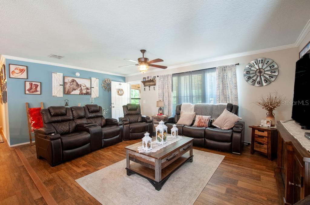 Image 10 of 25 For 1264 Forrest Avenue