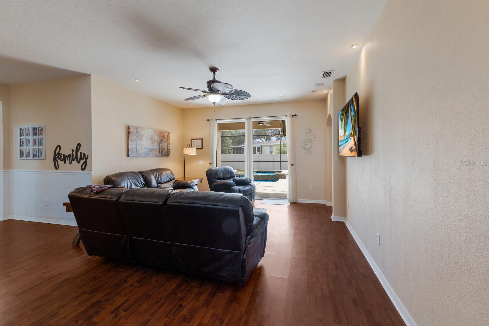 Image 10 of 41 For 4119 101st Avenue E