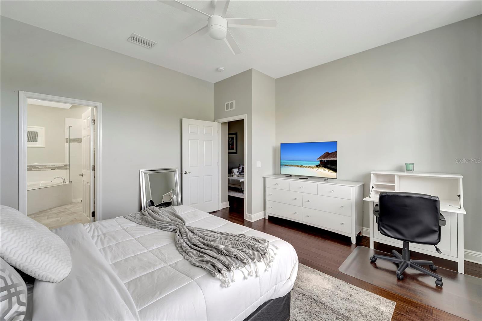 Image 21 of 49 For 8436 Miramar Way 8436