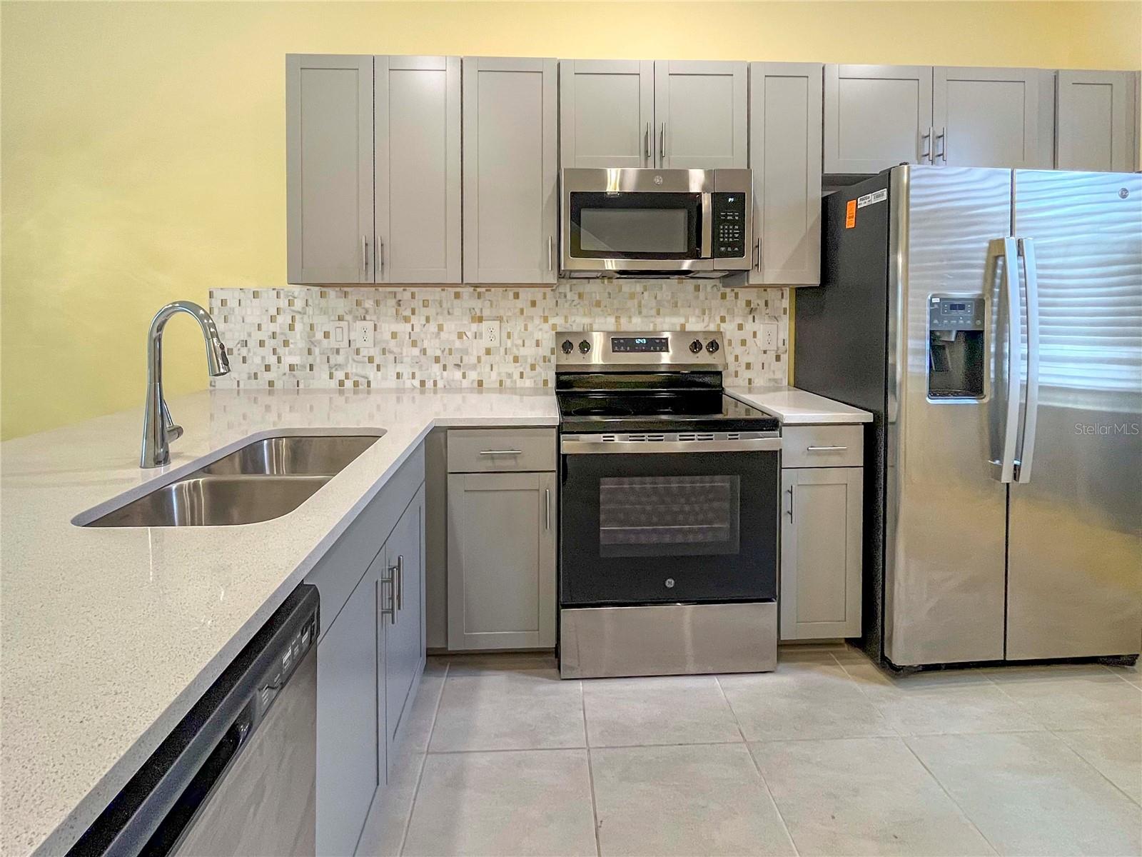 Image 3 of 22 For 8752 Daybreak Street