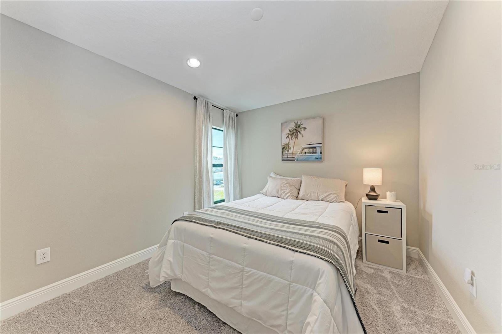 Image 15 of 27 For 12476 Oak Hill Way