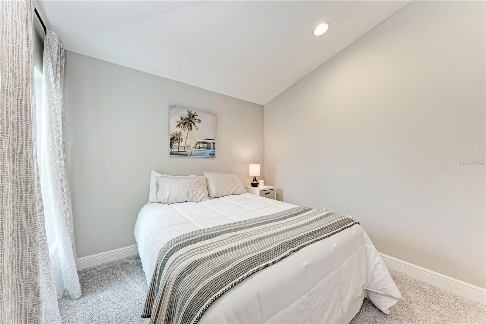 Image 16 of 27 For 12476 Oak Hill Way