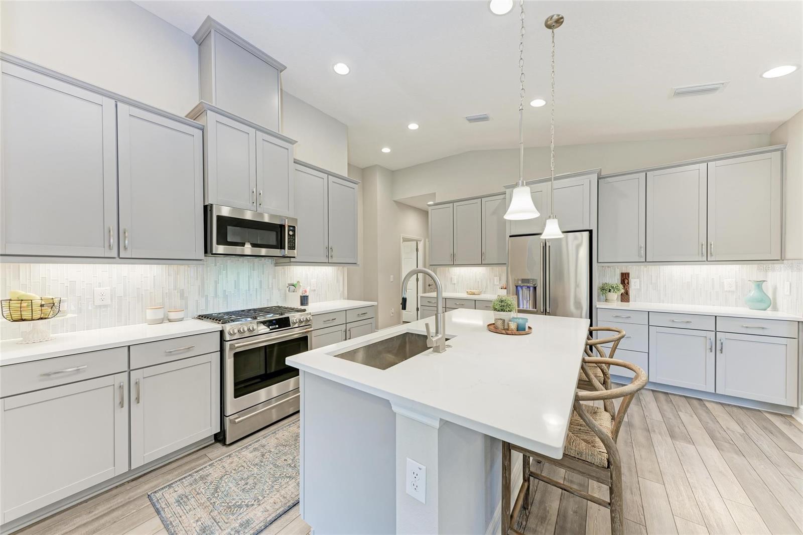 Image 7 of 27 For 12476 Oak Hill Way