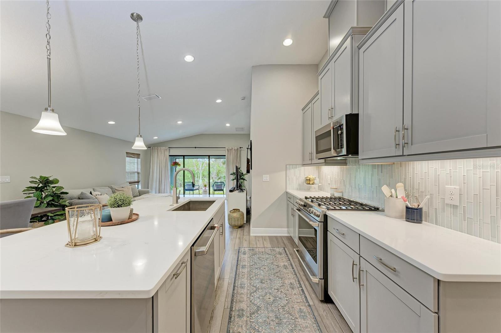 Image 9 of 27 For 12476 Oak Hill Way