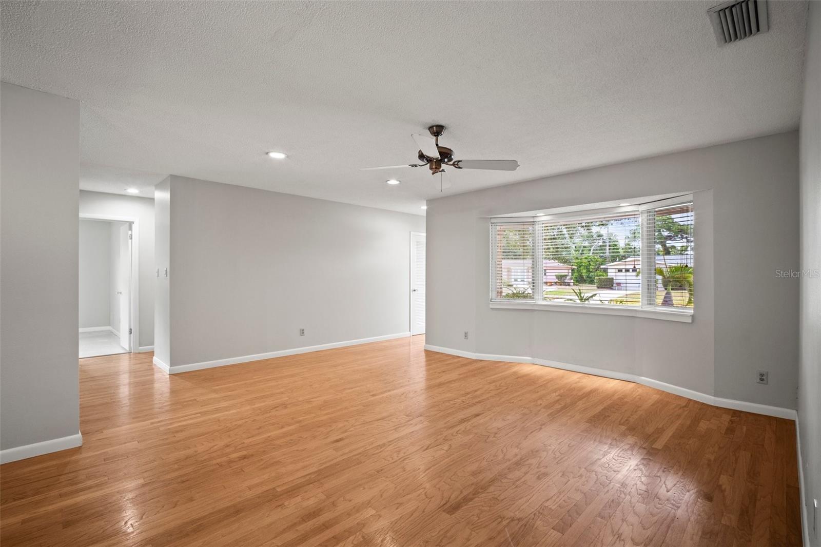 Image 4 of 29 For 6512 Bowline Drive