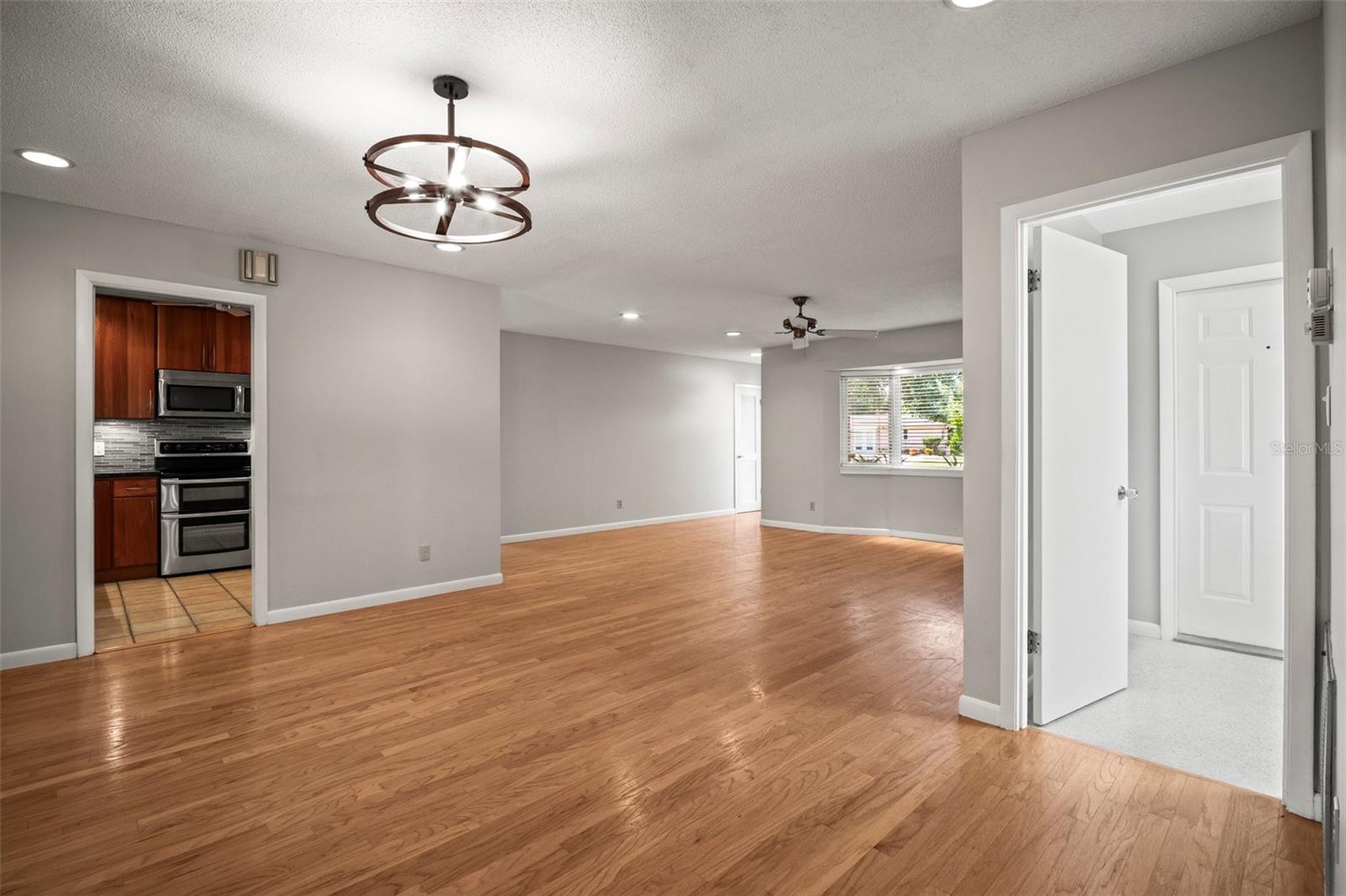 Image 6 of 29 For 6512 Bowline Drive