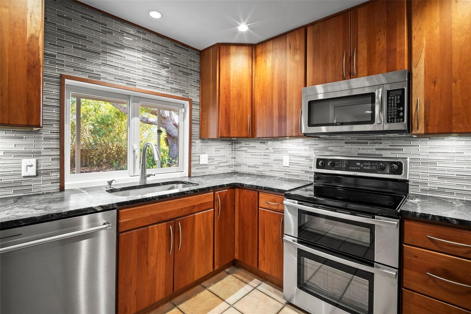 Image 7 of 29 For 6512 Bowline Drive
