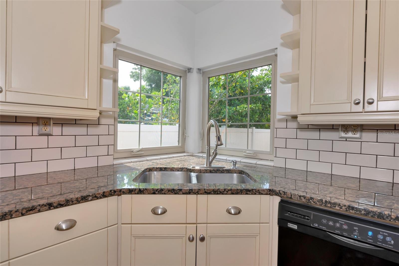 Image 5 of 17 For 2620 8th Avenue N