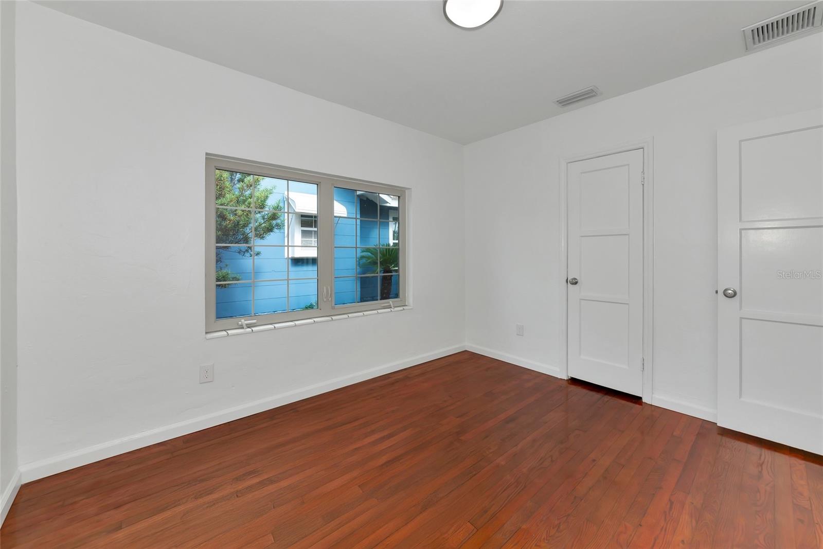 Image 8 of 17 For 2620 8th Avenue N