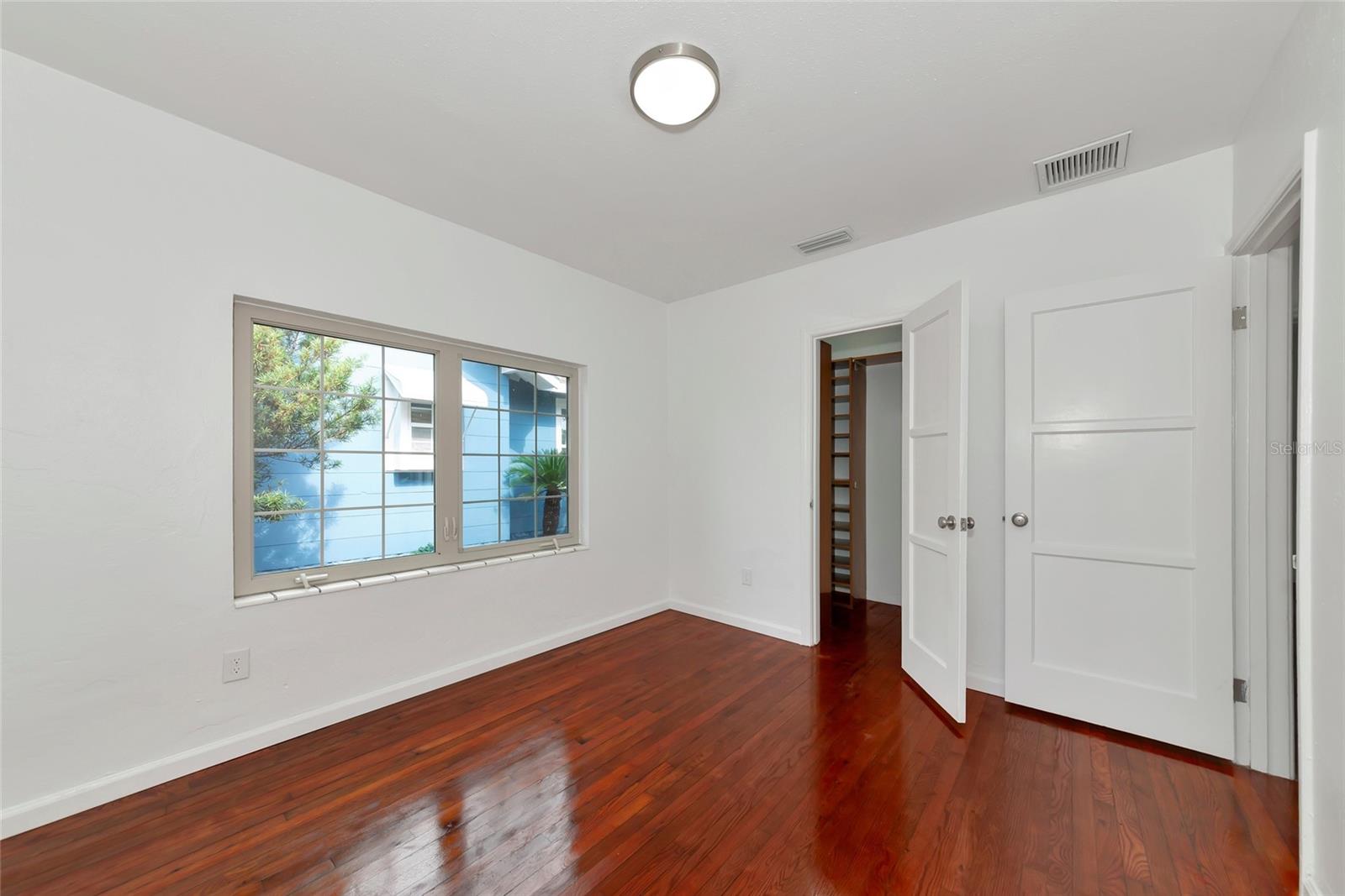 Image 9 of 17 For 2620 8th Avenue N
