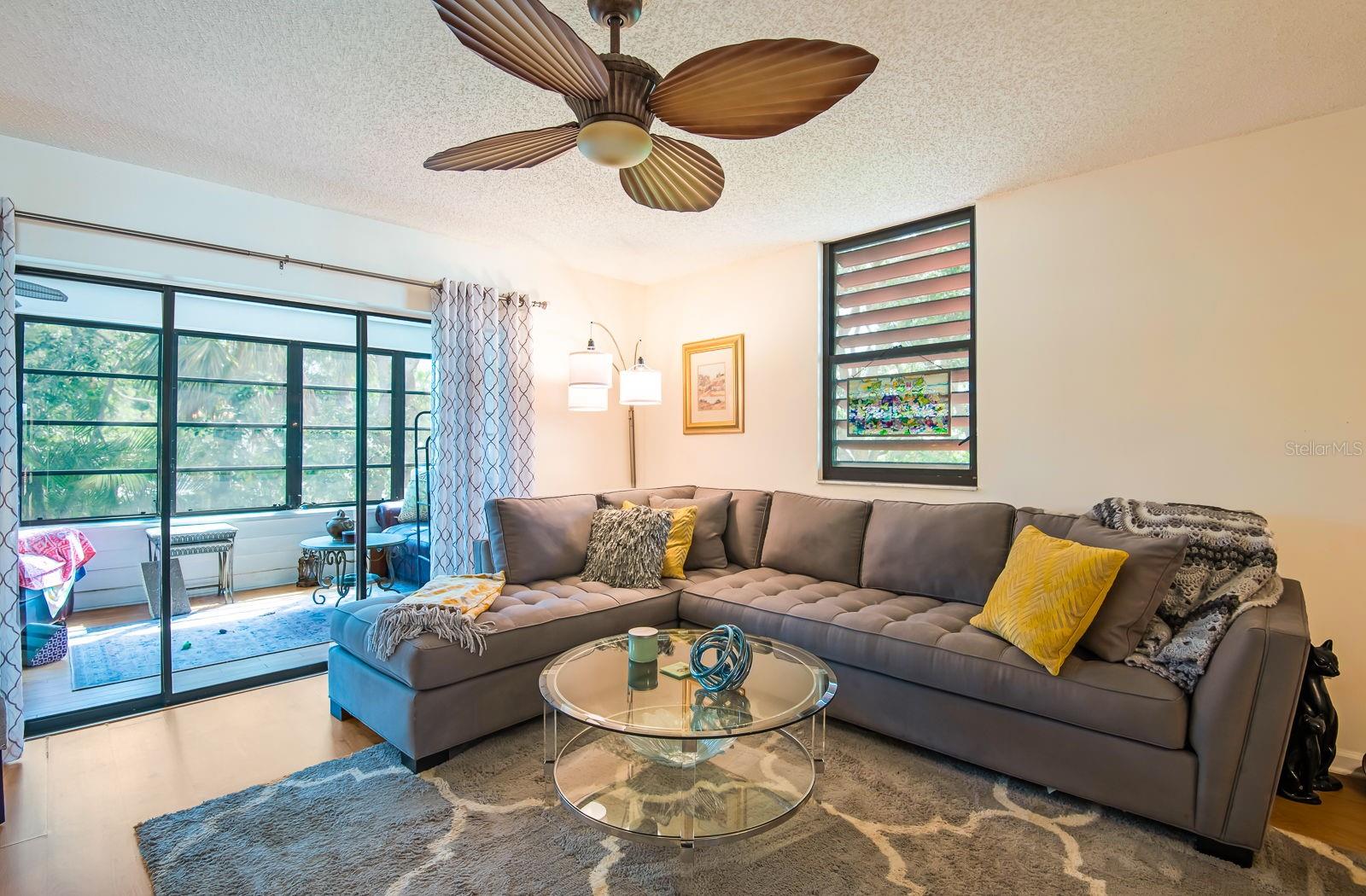 Image 17 of 39 For 523 Spring Lakes Boulevard