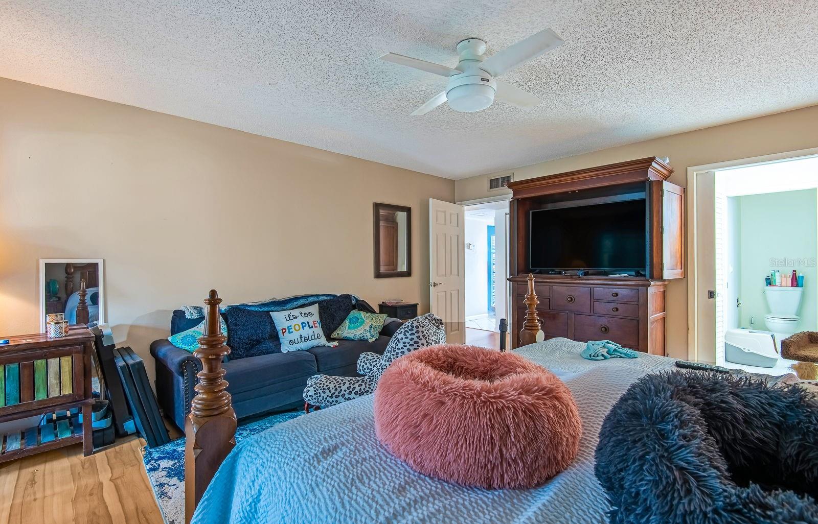 Image 31 of 39 For 523 Spring Lakes Boulevard