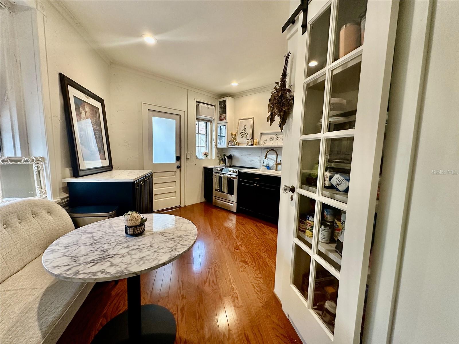Image 3 of 11 For 210 17th Street W 15