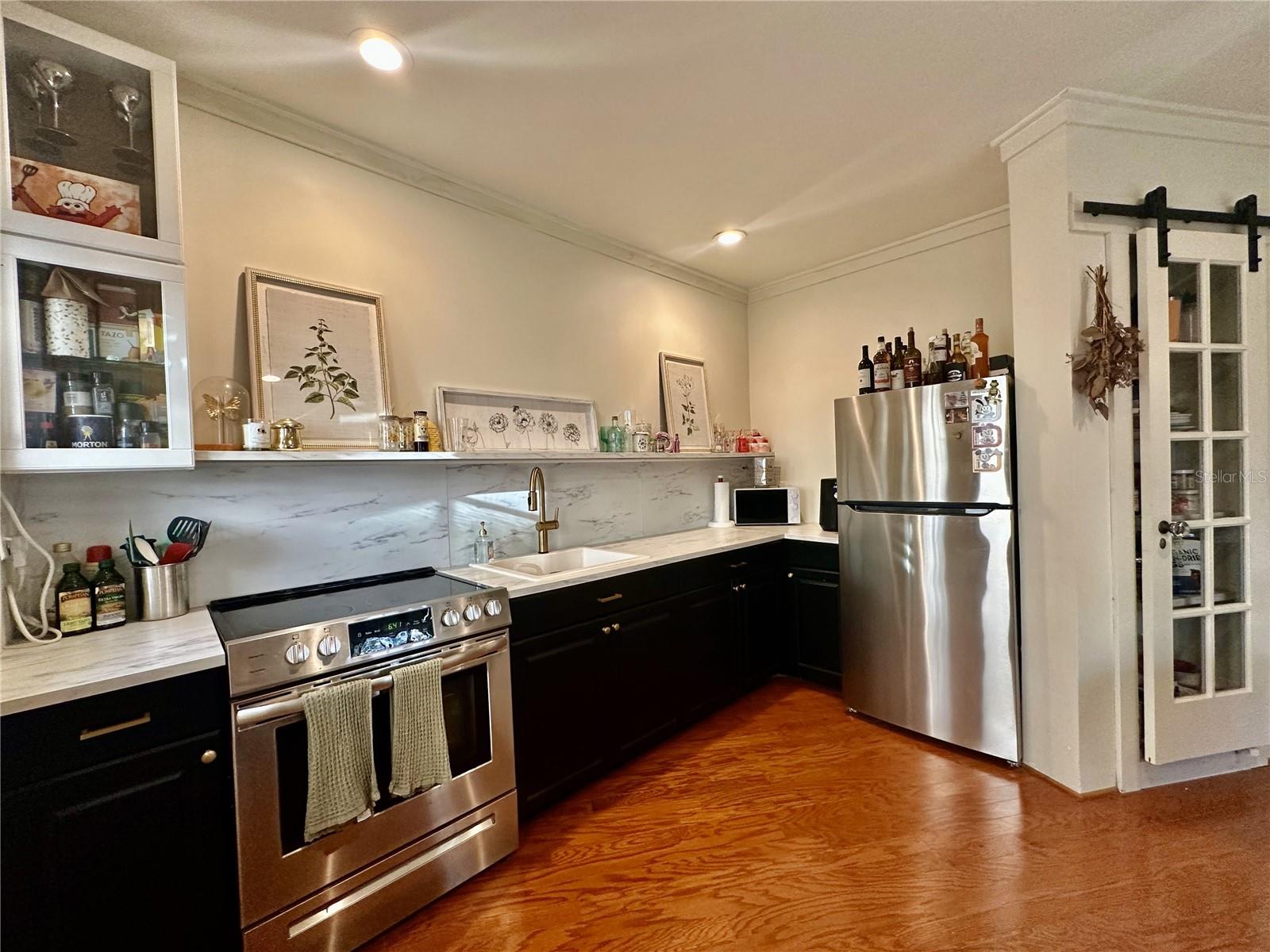 Image 5 of 11 For 210 17th Street W 15