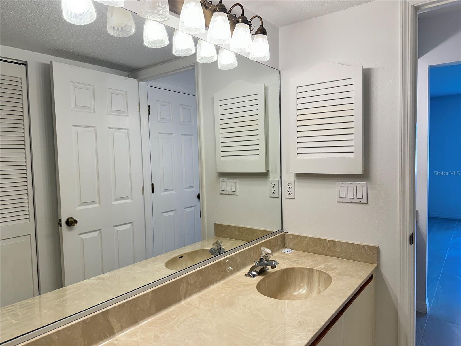 Image 22 of 49 For 6191 Timber Lake Drive A11
