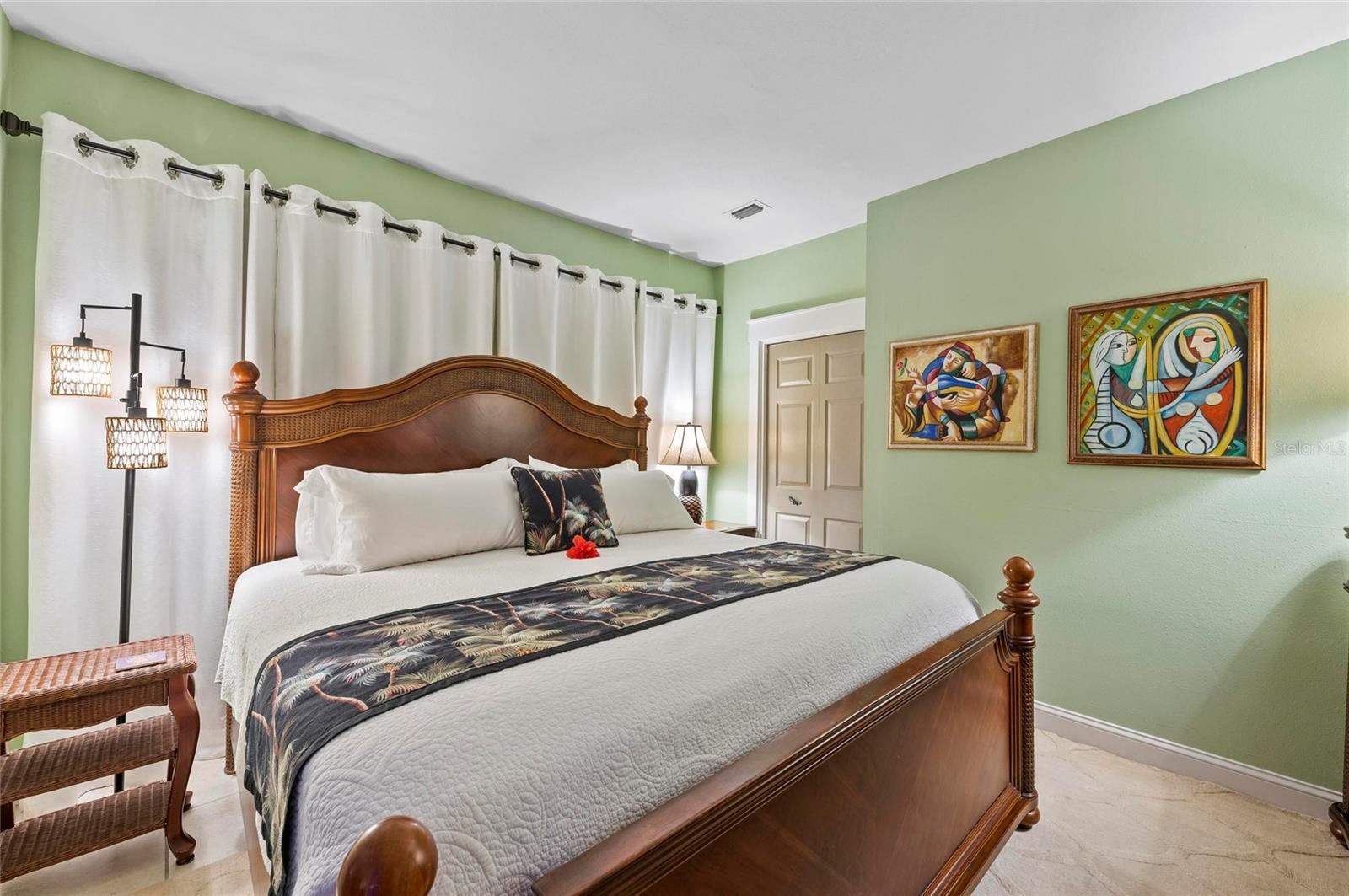 Image 45 of 90 For 941 Virginia Drive