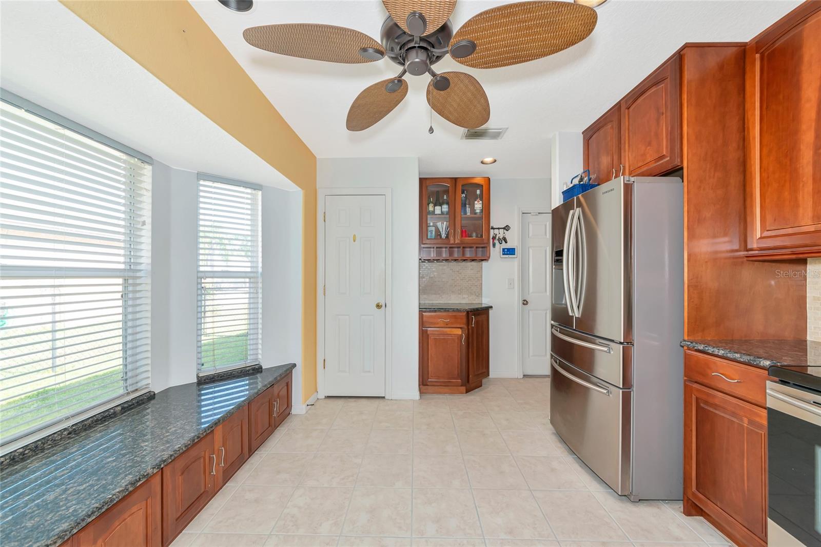 Image 10 of 47 For 3718 61st Drive E