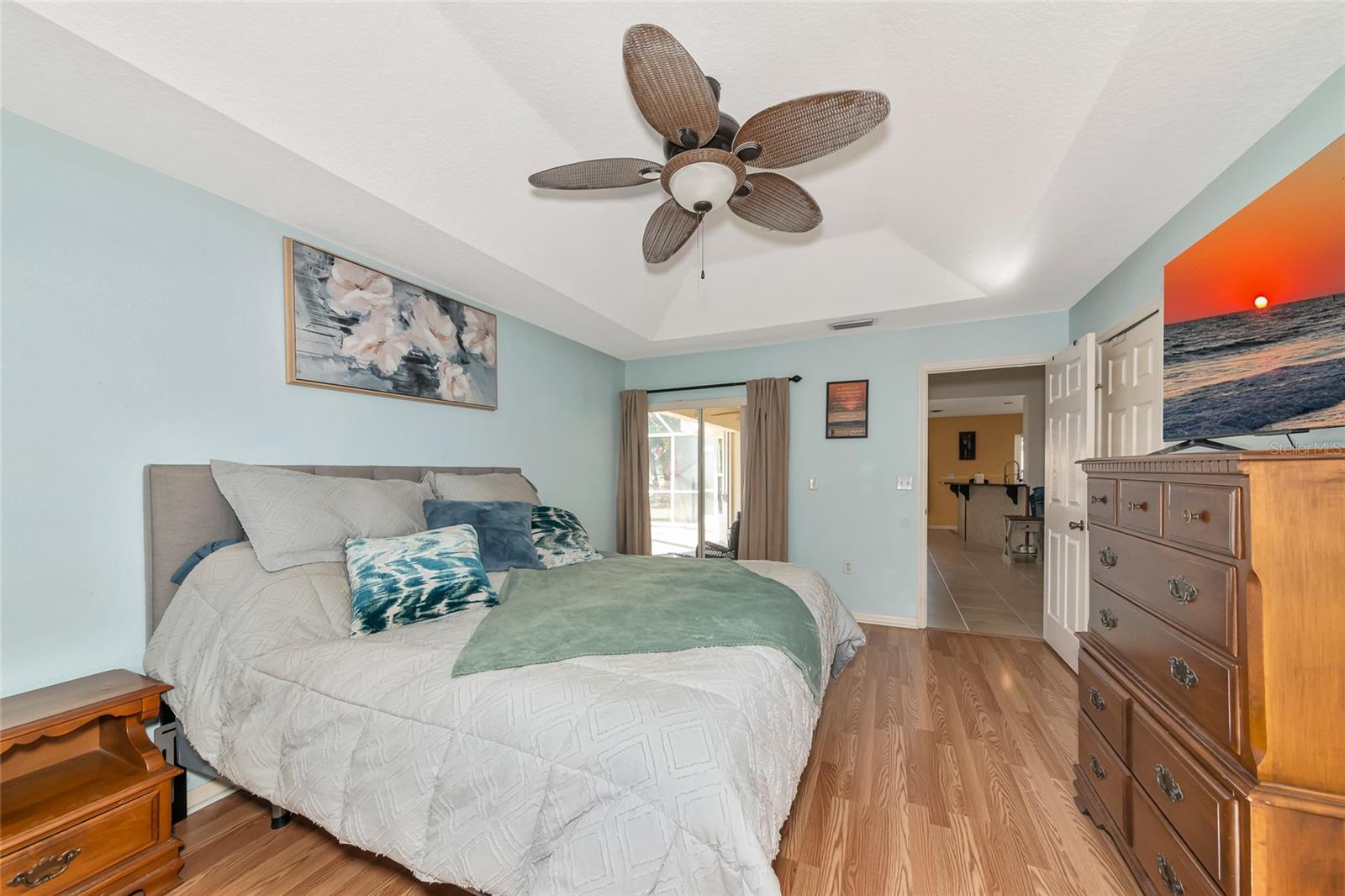 Image 17 of 47 For 3718 61st Drive E