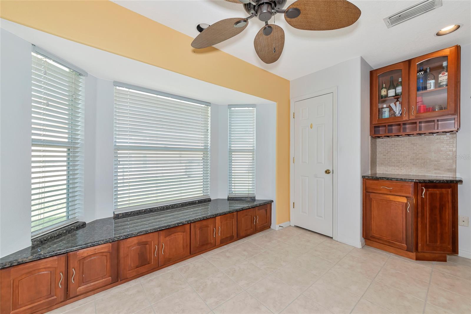 Image 9 of 47 For 3718 61st Drive E