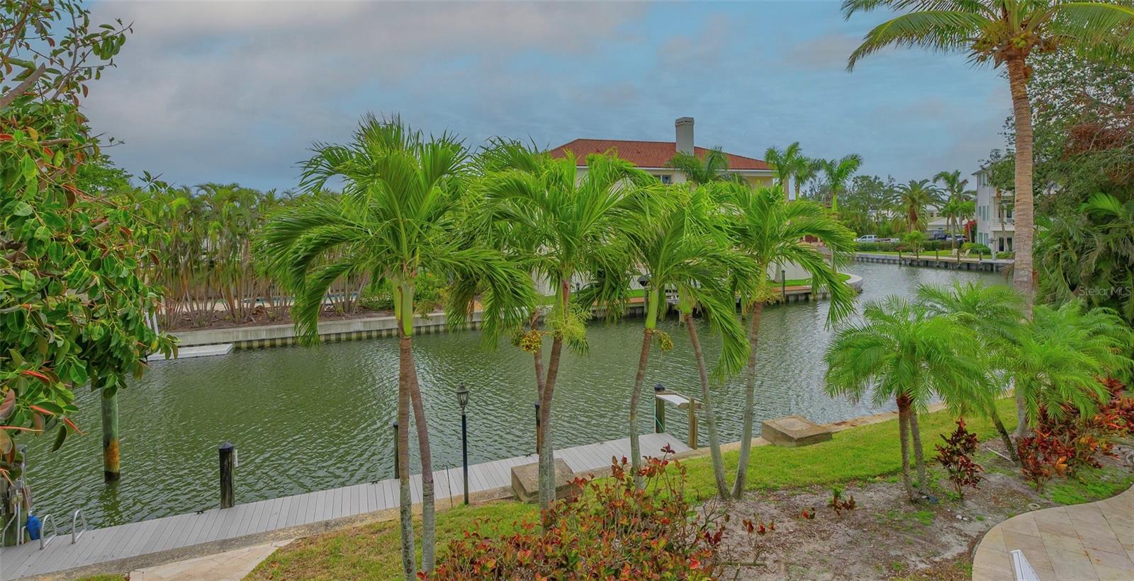 Image 3 of 5 For 940 Siesta Key Place Place