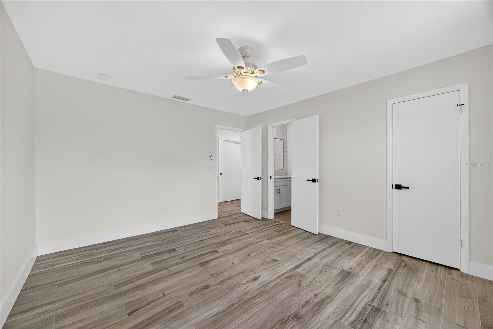 Image 16 of 34 For 2733 Riverbluff Place V57