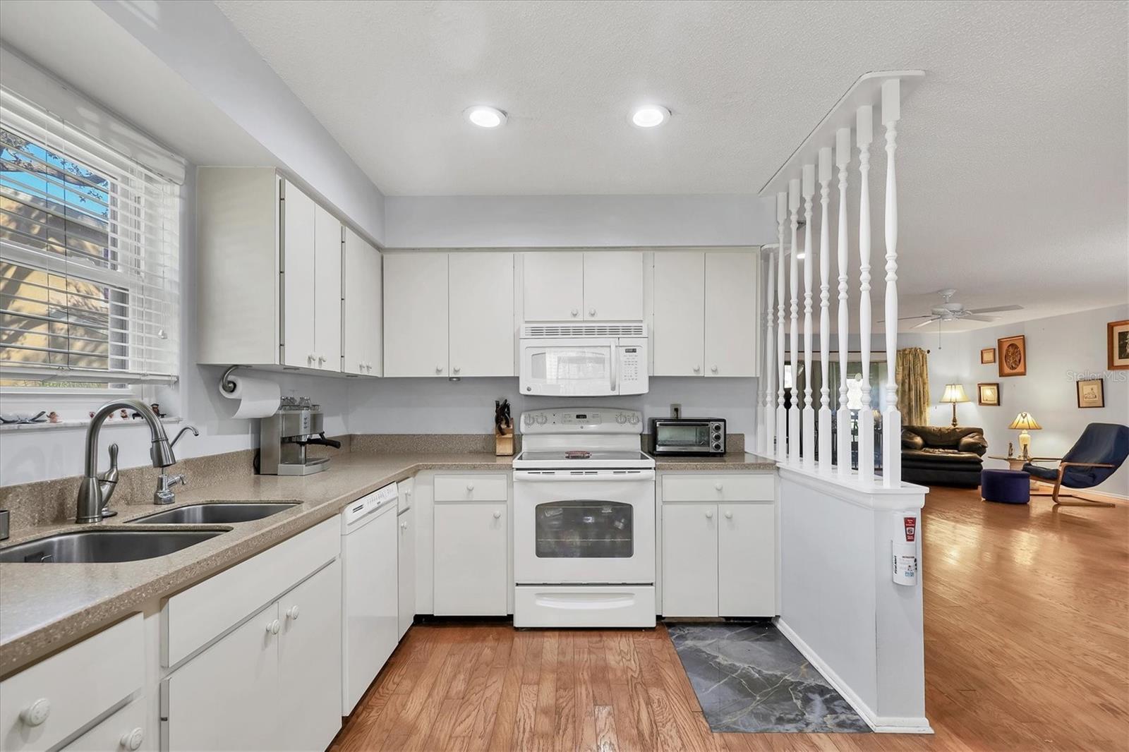Image 11 of 29 For 3336 Tallywood Court 7084