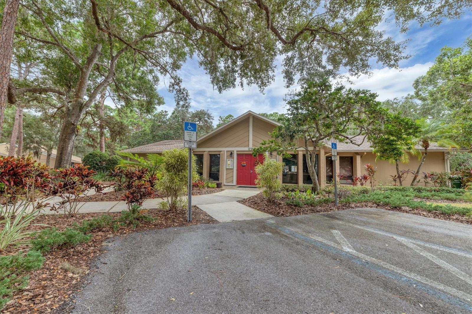 Image 21 of 29 For 3336 Tallywood Court 7084
