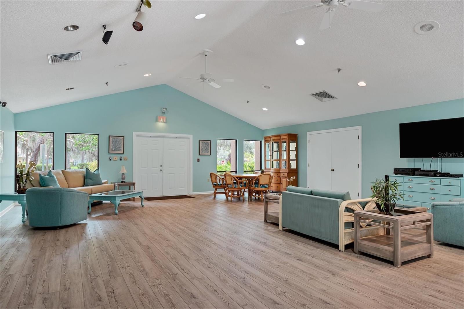 Image 23 of 29 For 3336 Tallywood Court 7084