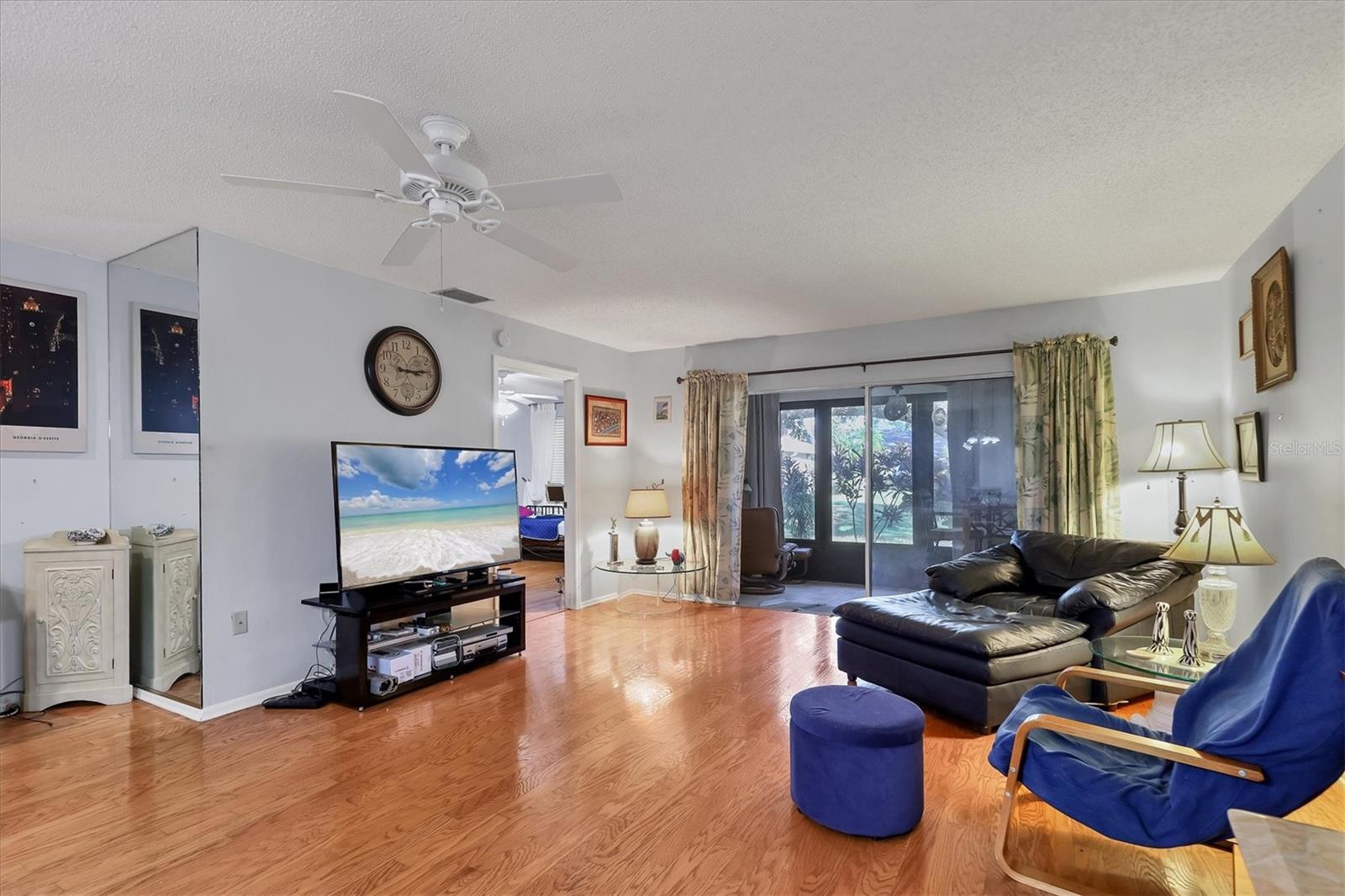 Image 4 of 29 For 3336 Tallywood Court 7084