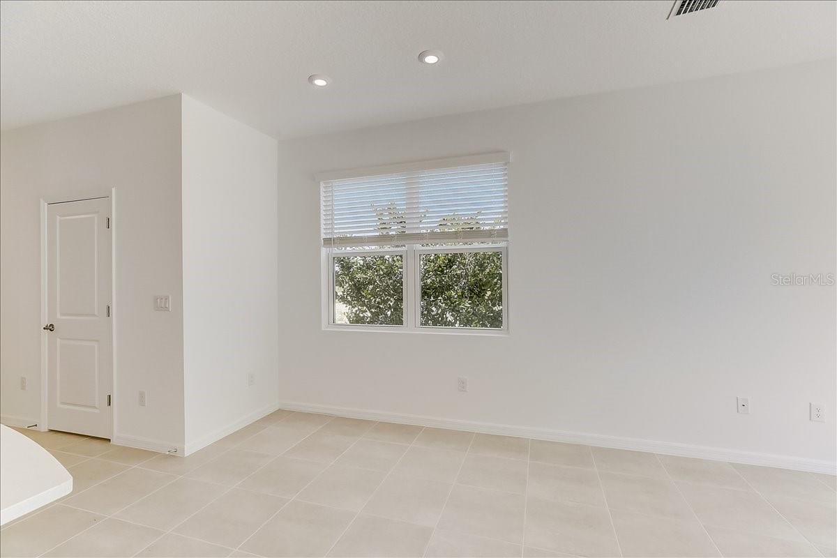 Image 14 of 39 For 8449 Lunar Skye Street