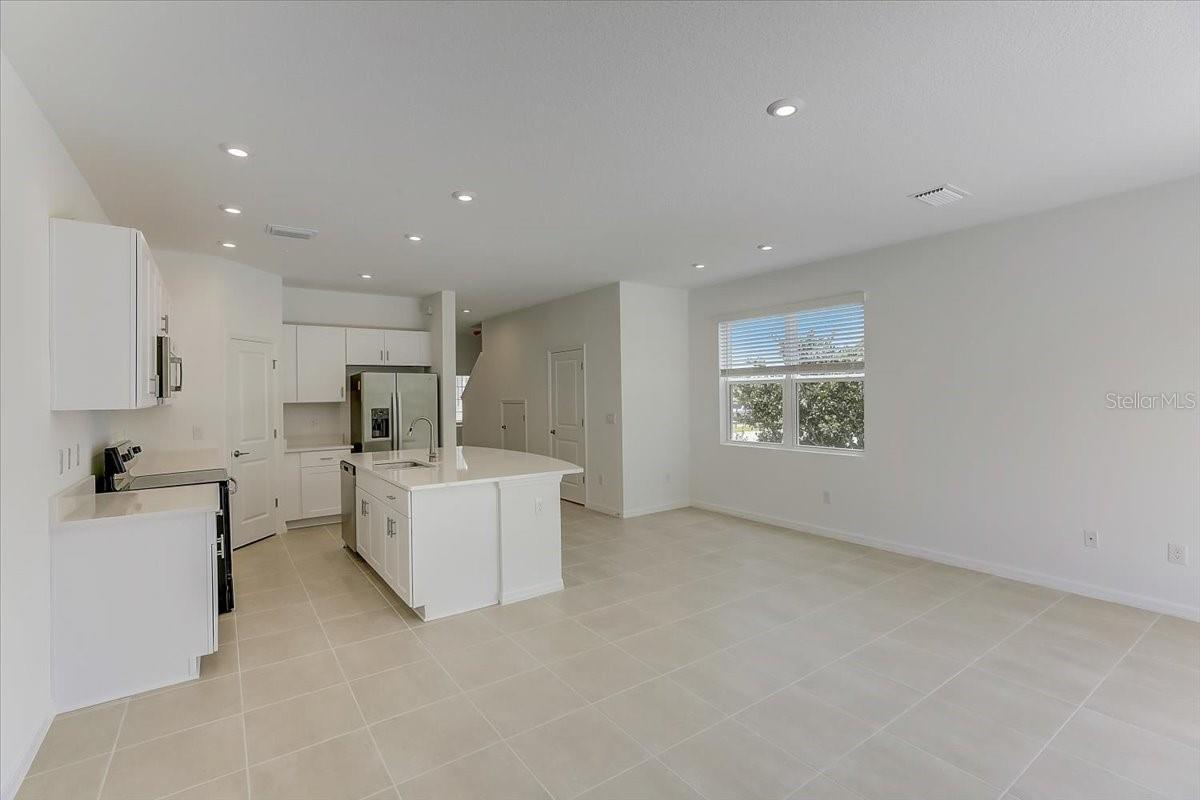 Image 5 of 39 For 8449 Lunar Skye Street