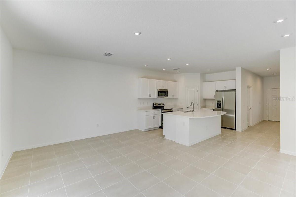 Image 6 of 39 For 8449 Lunar Skye Street