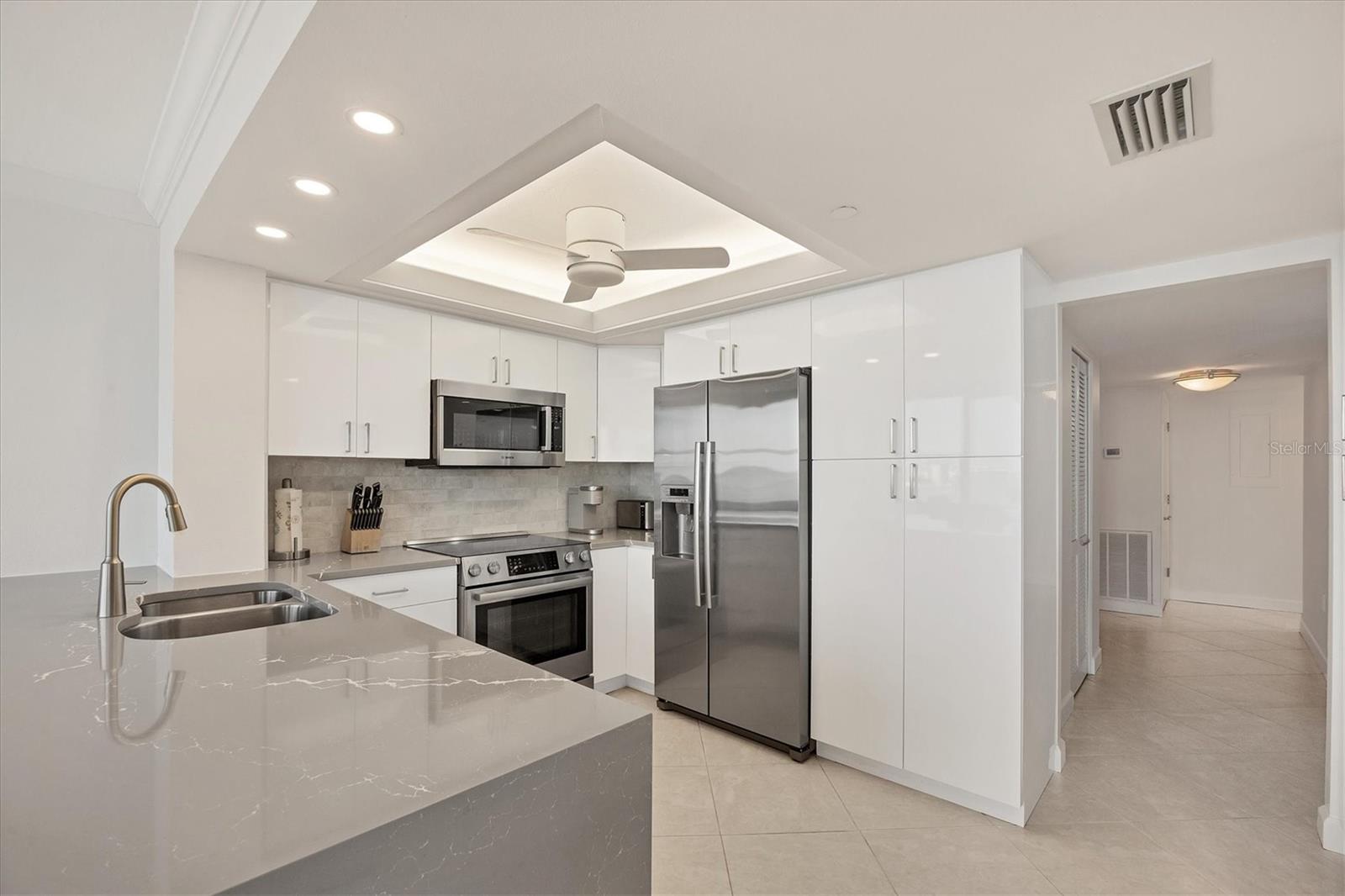Image 10 of 37 For 770 Palm Avenue  903