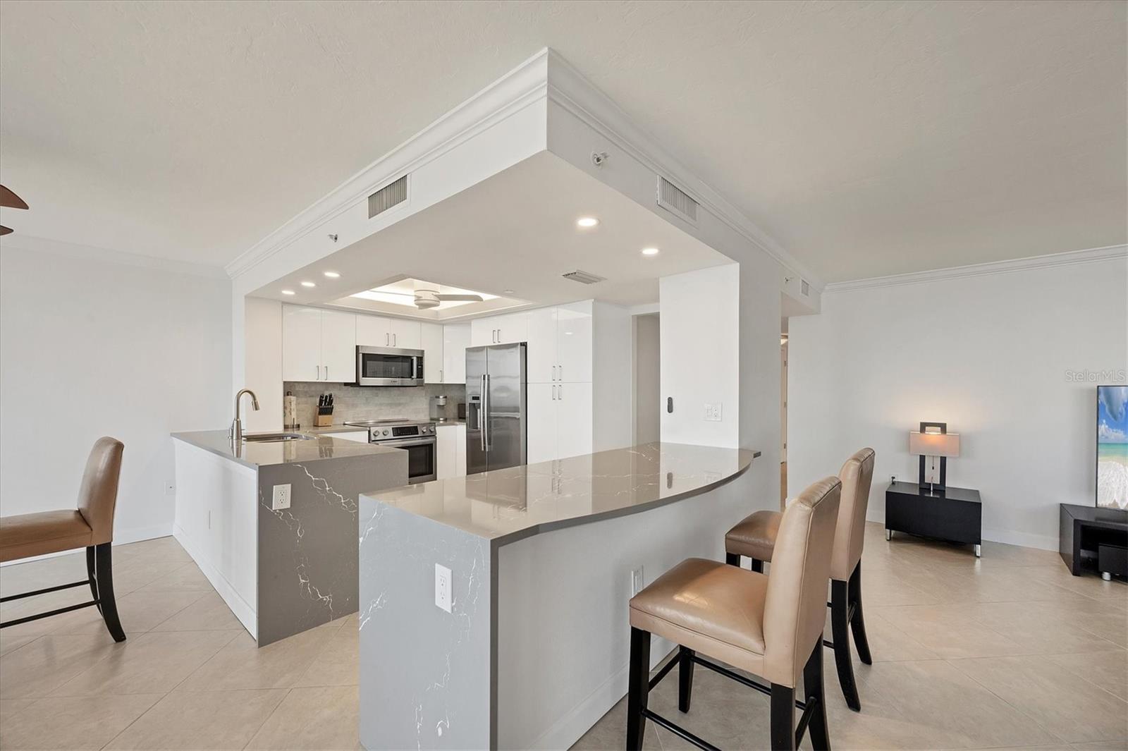 Image 11 of 37 For 770 Palm Avenue  903