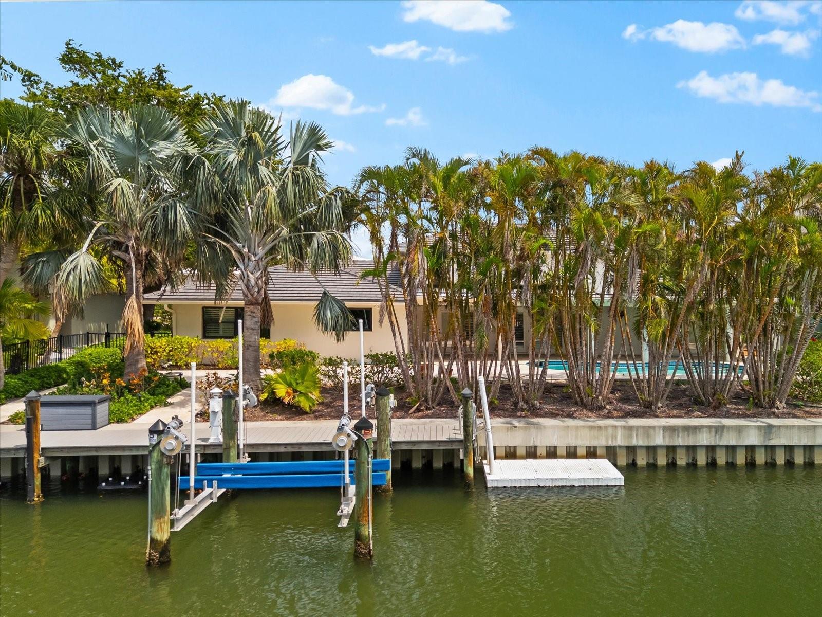 Image 7 of 55 For 868 Siesta Key Circle