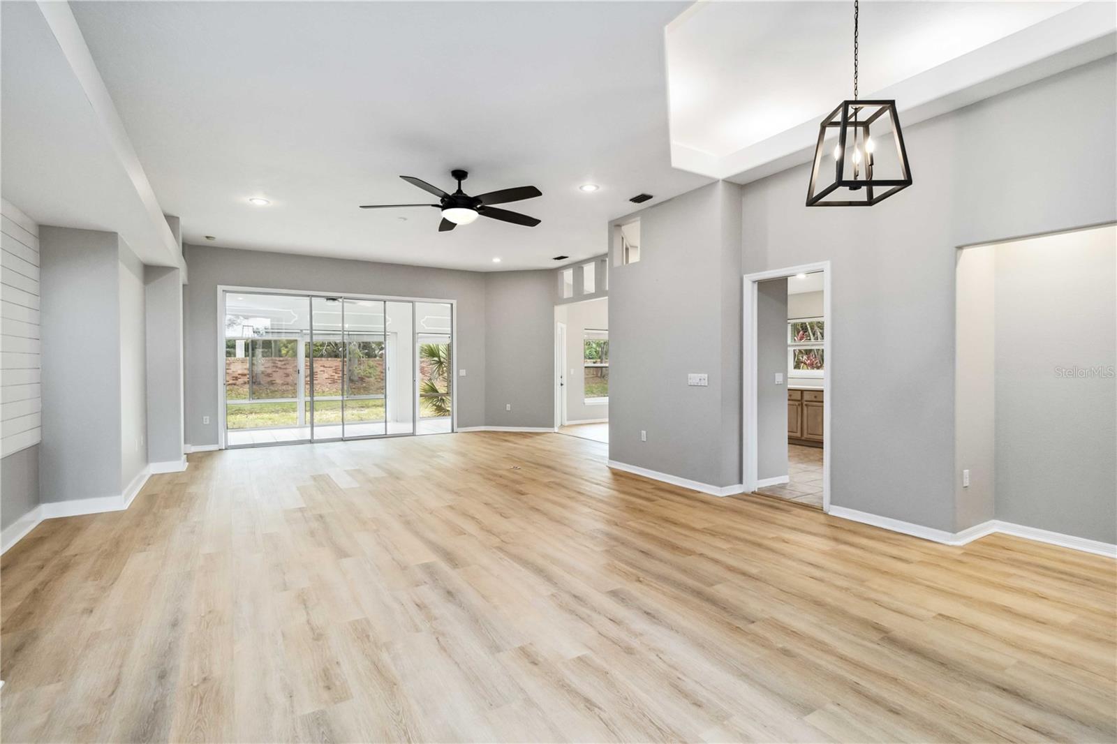 Image 10 of 55 For 7 Arbor Oaks Drive