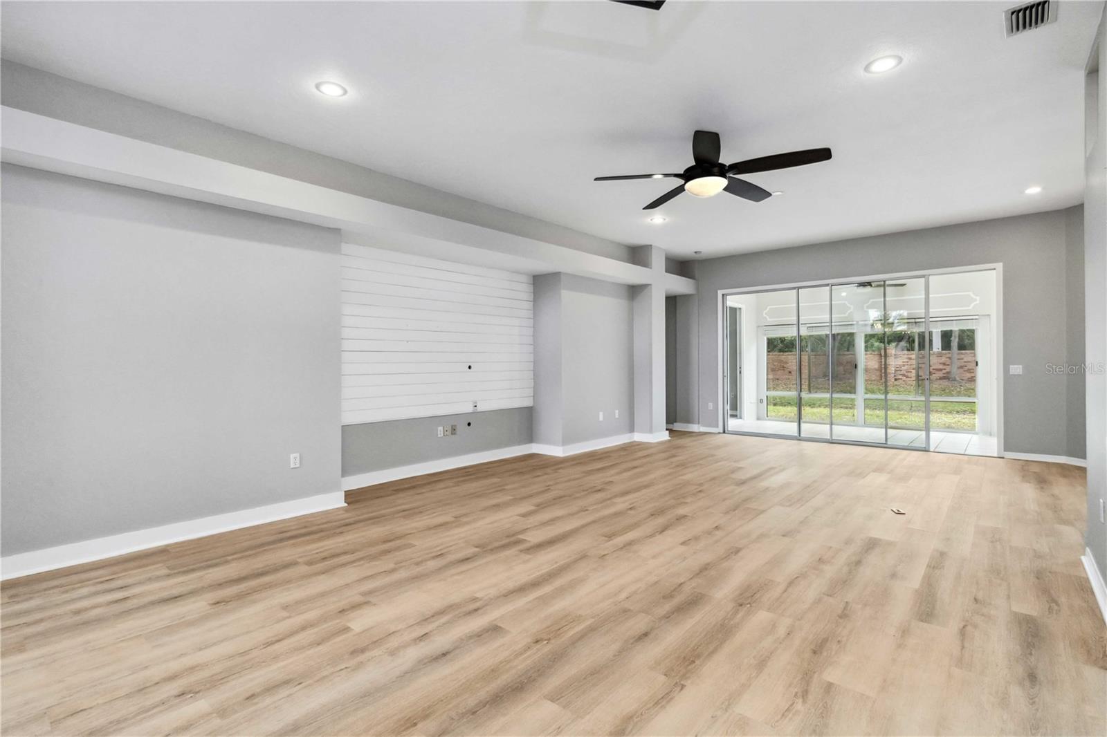 Image 11 of 55 For 7 Arbor Oaks Drive
