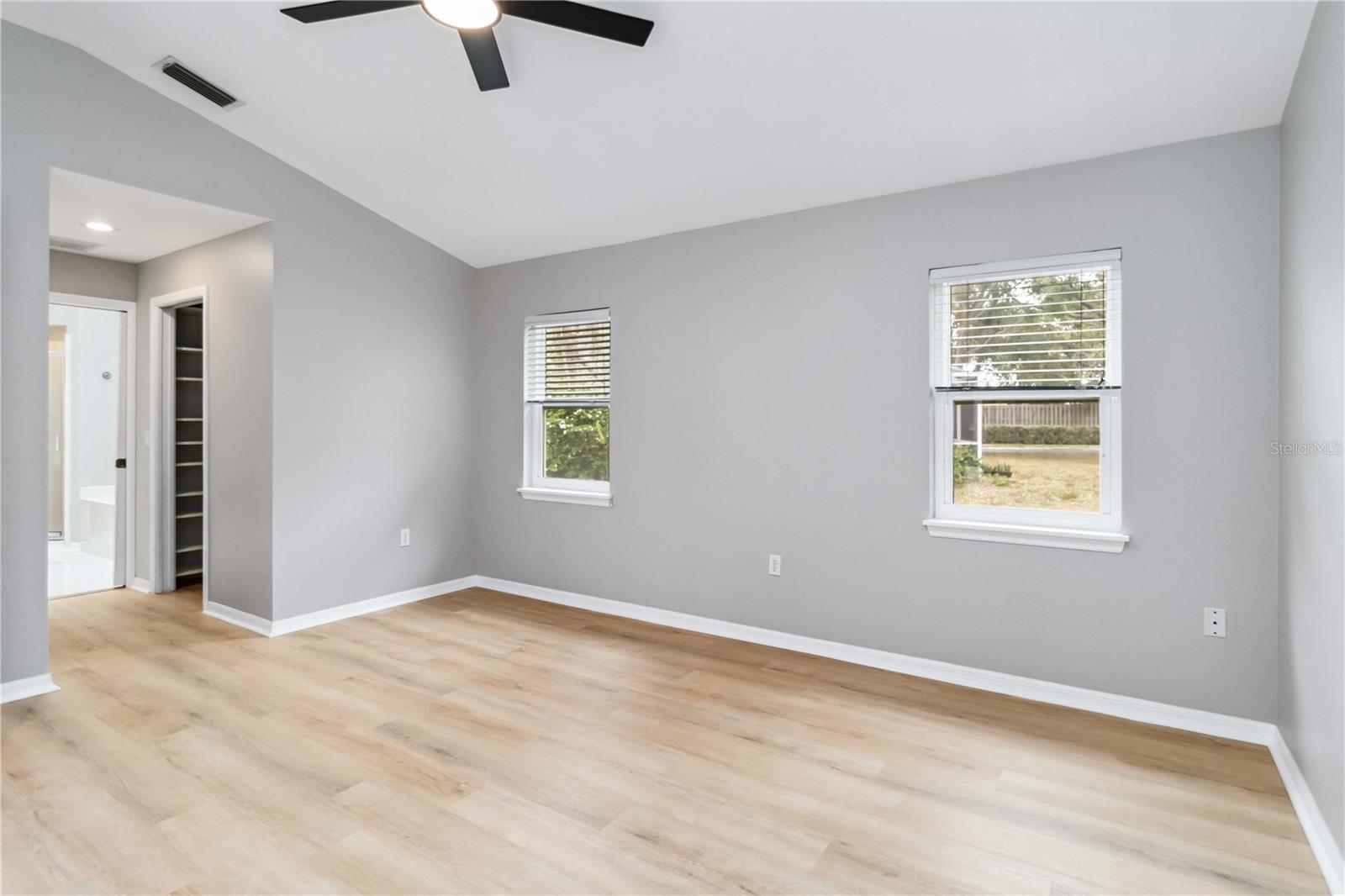 Image 25 of 55 For 7 Arbor Oaks Drive