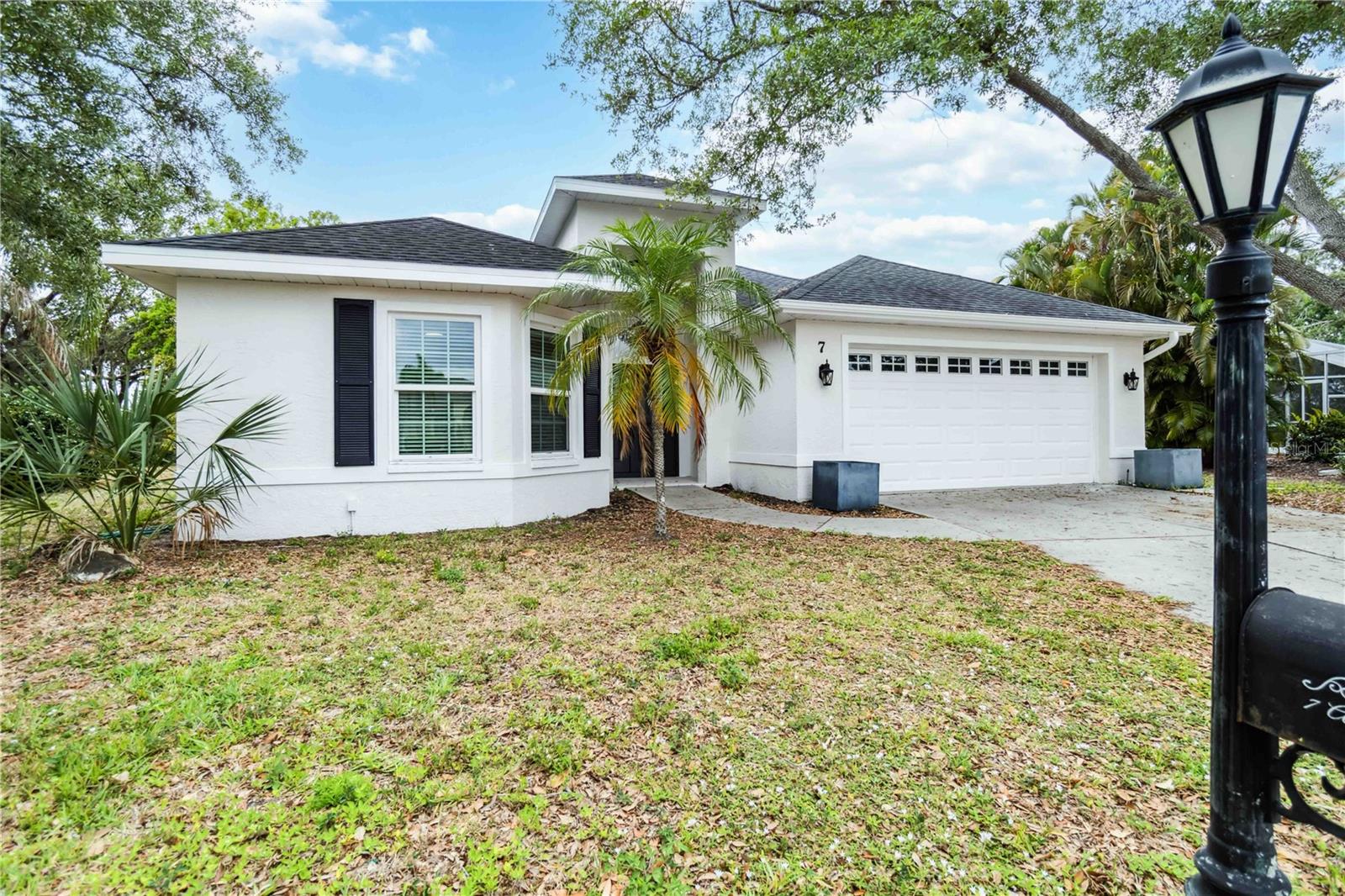 Image 3 of 55 For 7 Arbor Oaks Drive
